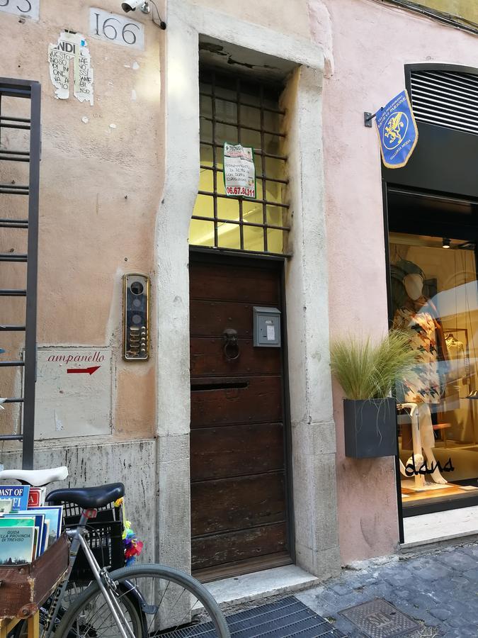 Domus Pellegrino 166 Affittacamere