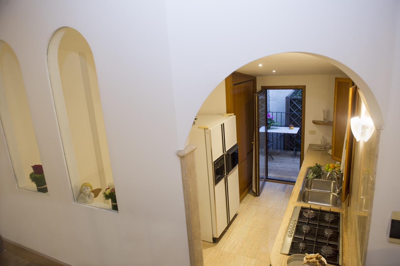 Domus Pellegrino 166 Roma